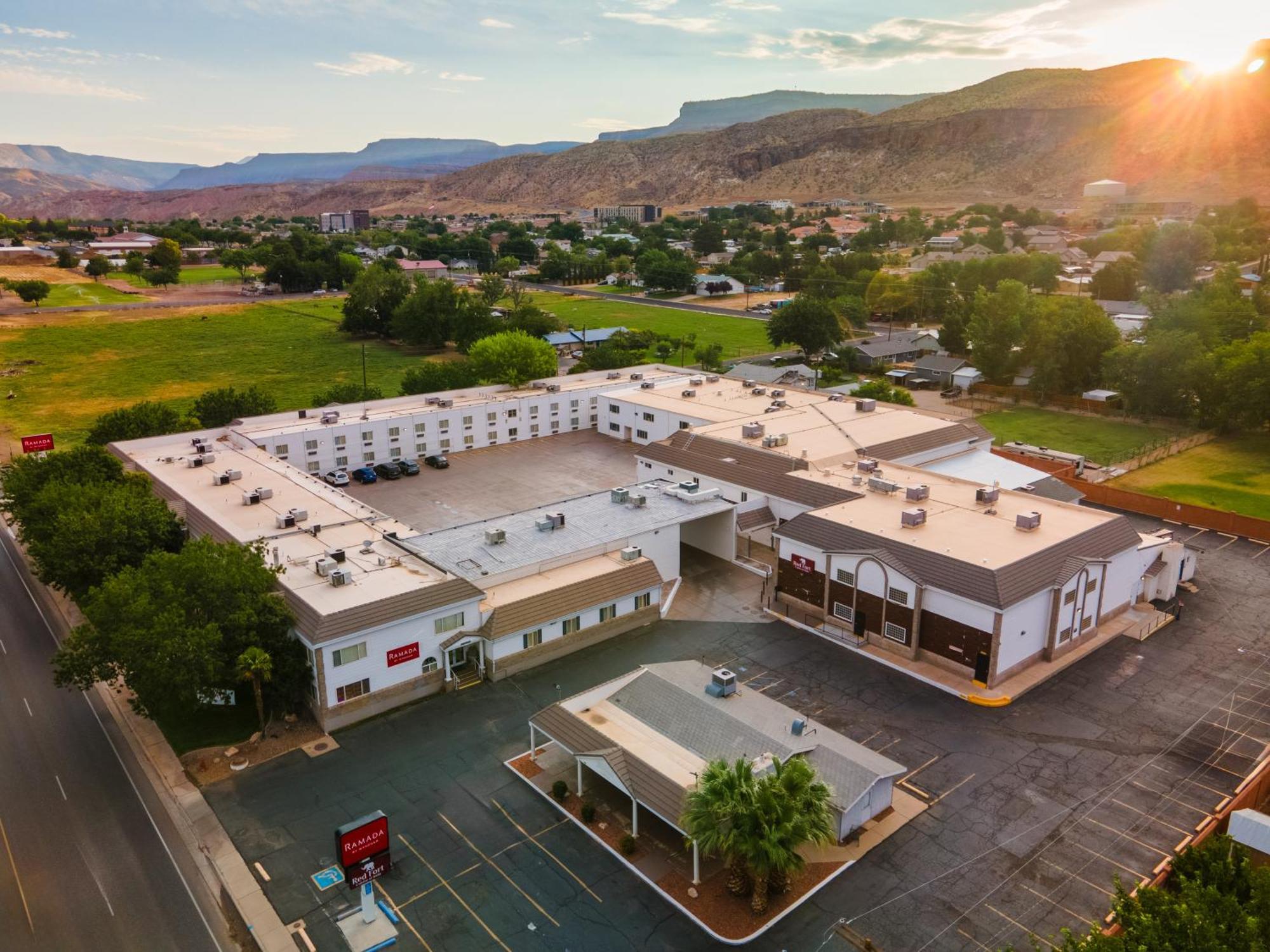 Ramada By Wyndham La Verkin Zion National Park Экстерьер фото