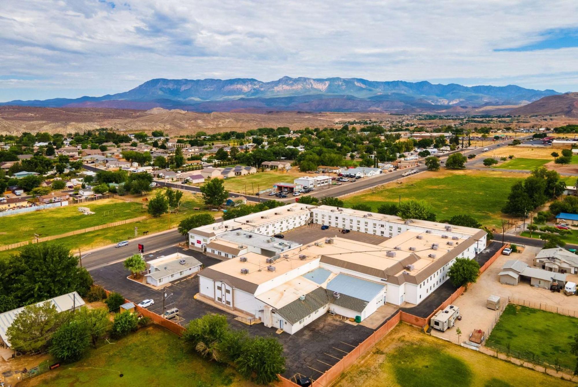 Ramada By Wyndham La Verkin Zion National Park Экстерьер фото